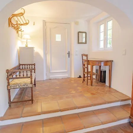 Beautiful Provencal Villa, Pool, Air-conditioned 别墅 *