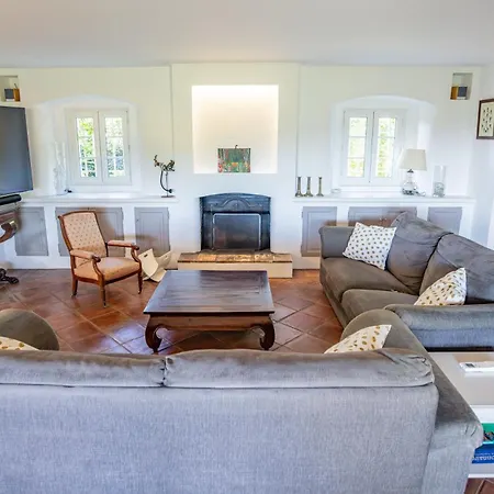 Beautiful Provencal Villa, Pool, Air-conditioned 别墅