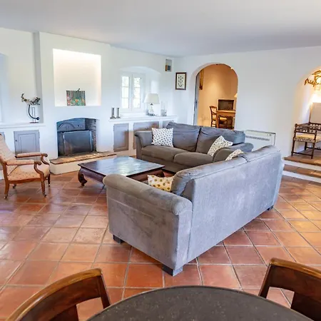 Beautiful Provencal Villa, Pool, Air-conditioned 别墅 圣马克西姆