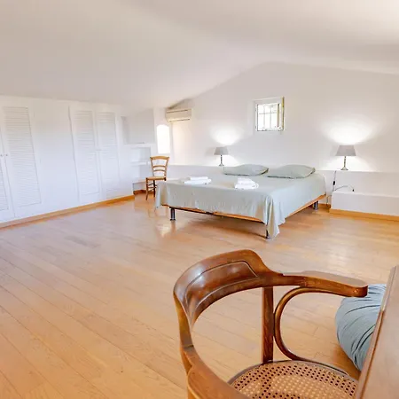 Beautiful Provencal Villa, Pool, Air-conditioned 别墅 *