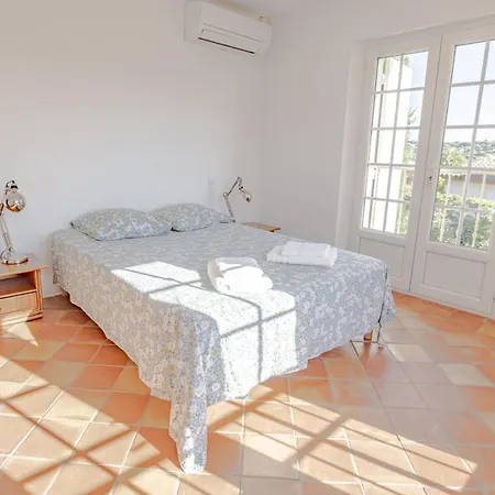 Beautiful Provencal Villa, Pool, Air-conditioned 别墅 *