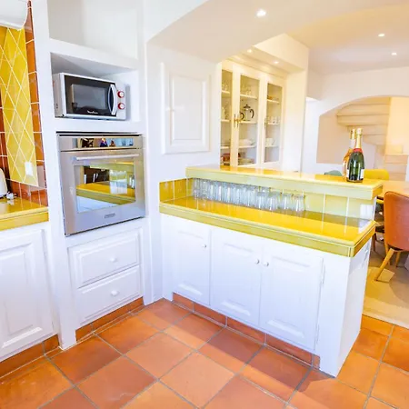 Beautiful Provencal Villa, Pool, Air-conditioned 别墅